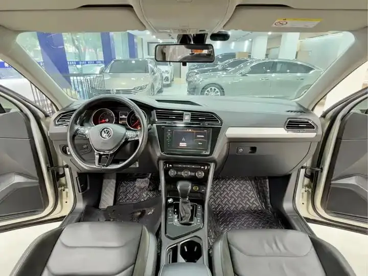 Tiguan L 2020 330TSI Automatic Two-Drive Panoramic Comfort Edition VI 5