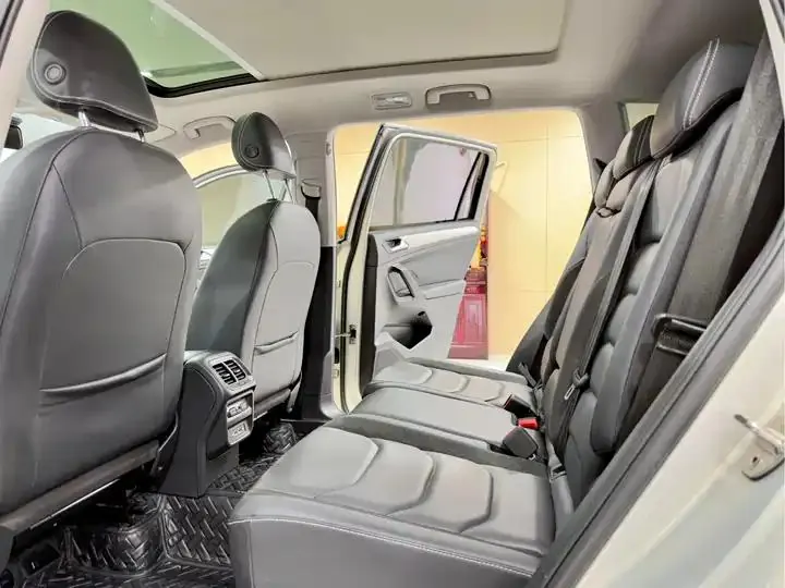 Tiguan L 2020 330TSI Automatic Two-Drive Panoramic Comfort Edition VI 6