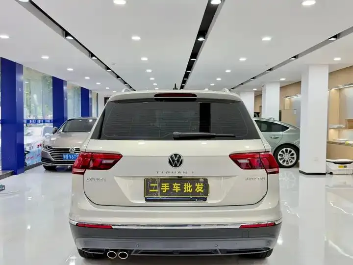Tiguan L 2020 330TSI Automatic Two-Drive Panoramic Comfort Edition VI 8