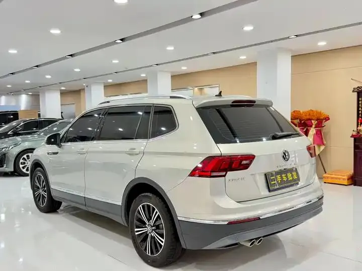 Tiguan L 2020 330TSI Automatic Two-Drive Panoramic Comfort Edition VI 9
