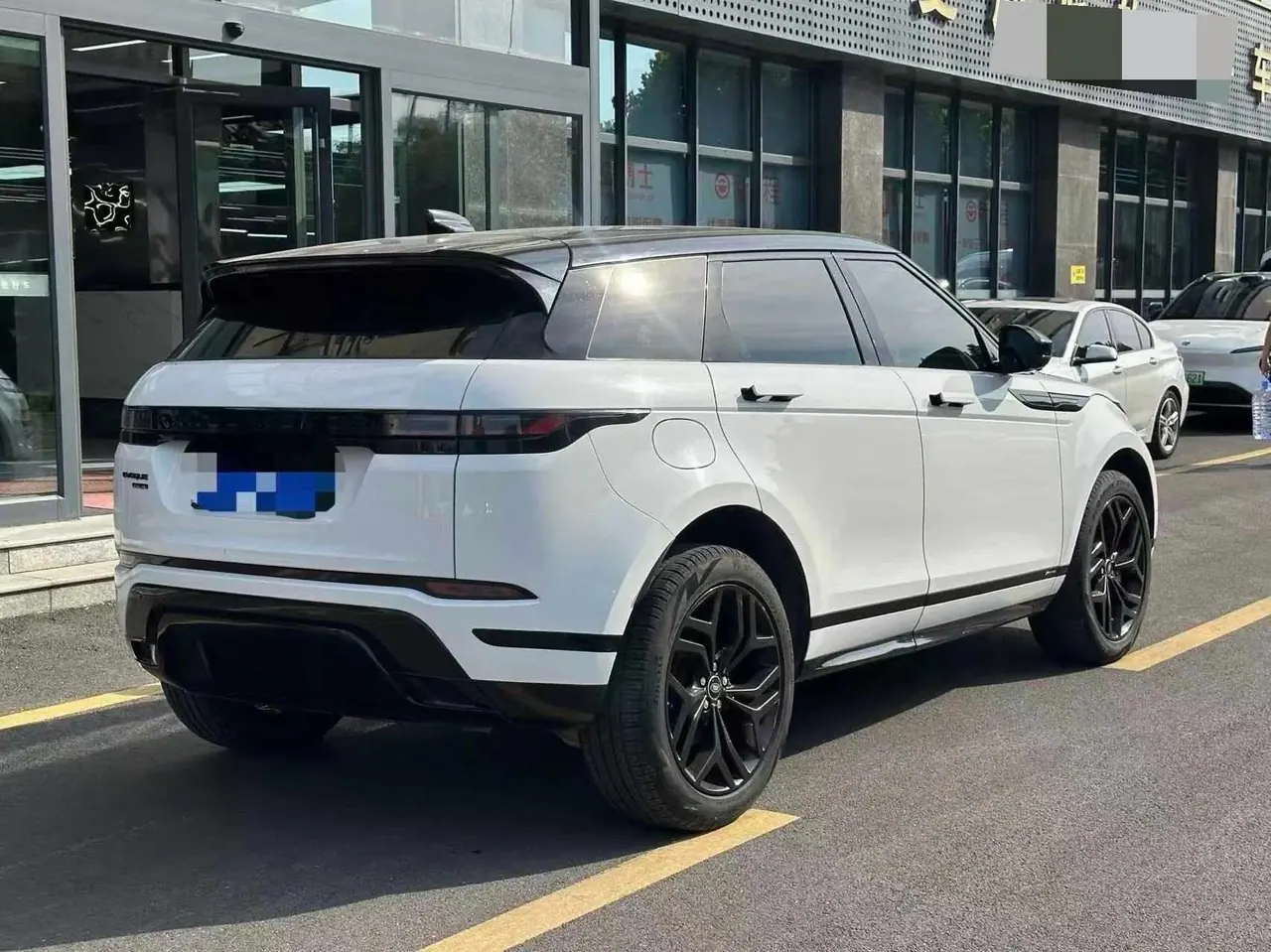 Range Rover Aurora 2020 249PS R-DYNAMIC S Obsidian Black Sports Edition 4