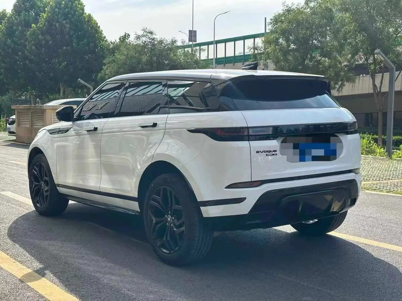 Range Rover Aurora 2020 249PS R-DYNAMIC S Obsidian Black Sports Edition 6