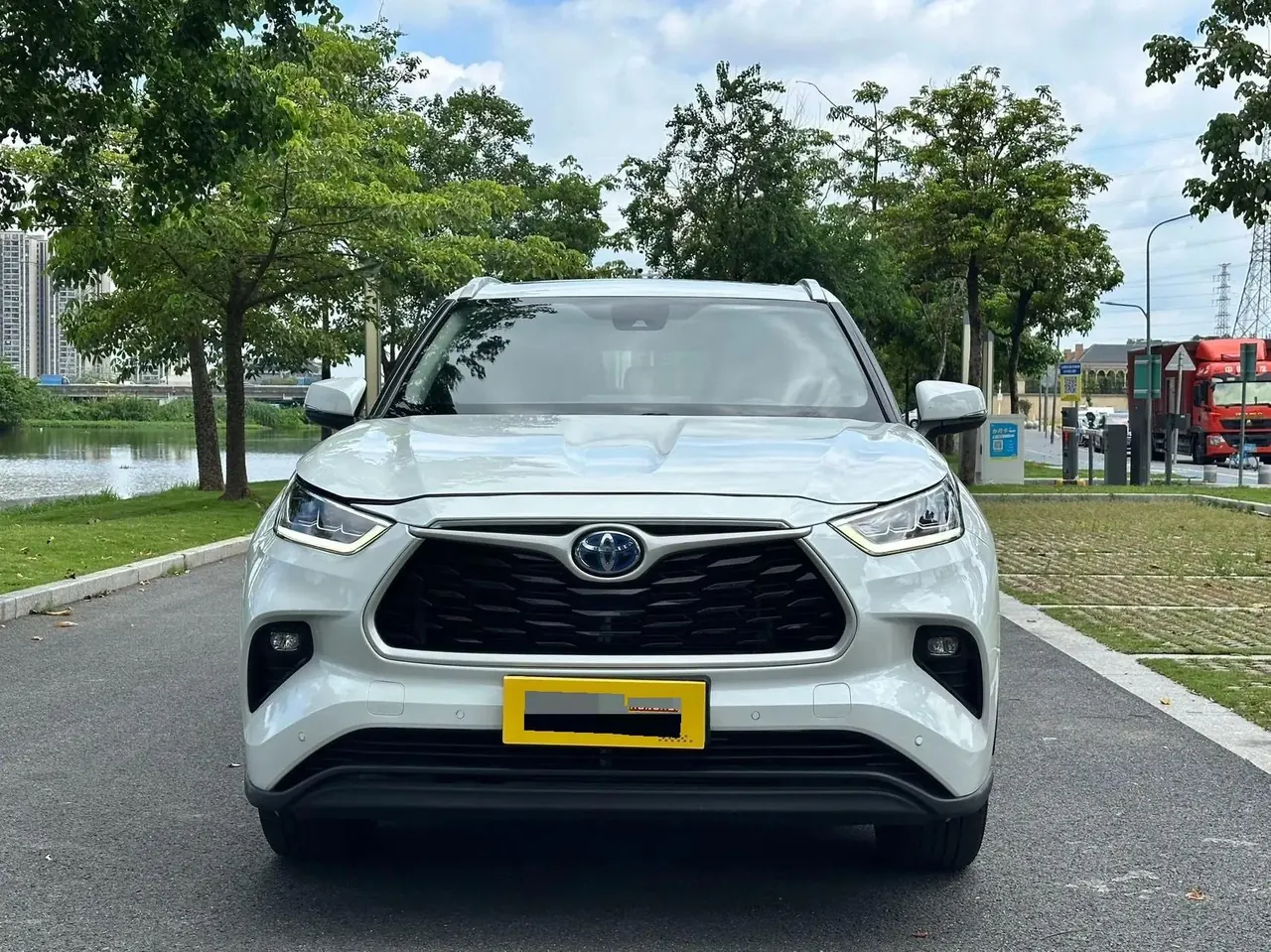 Highlander 2022 Dual Engine 2.5L 4-wheel Drive Premium Edition 7-seat 2