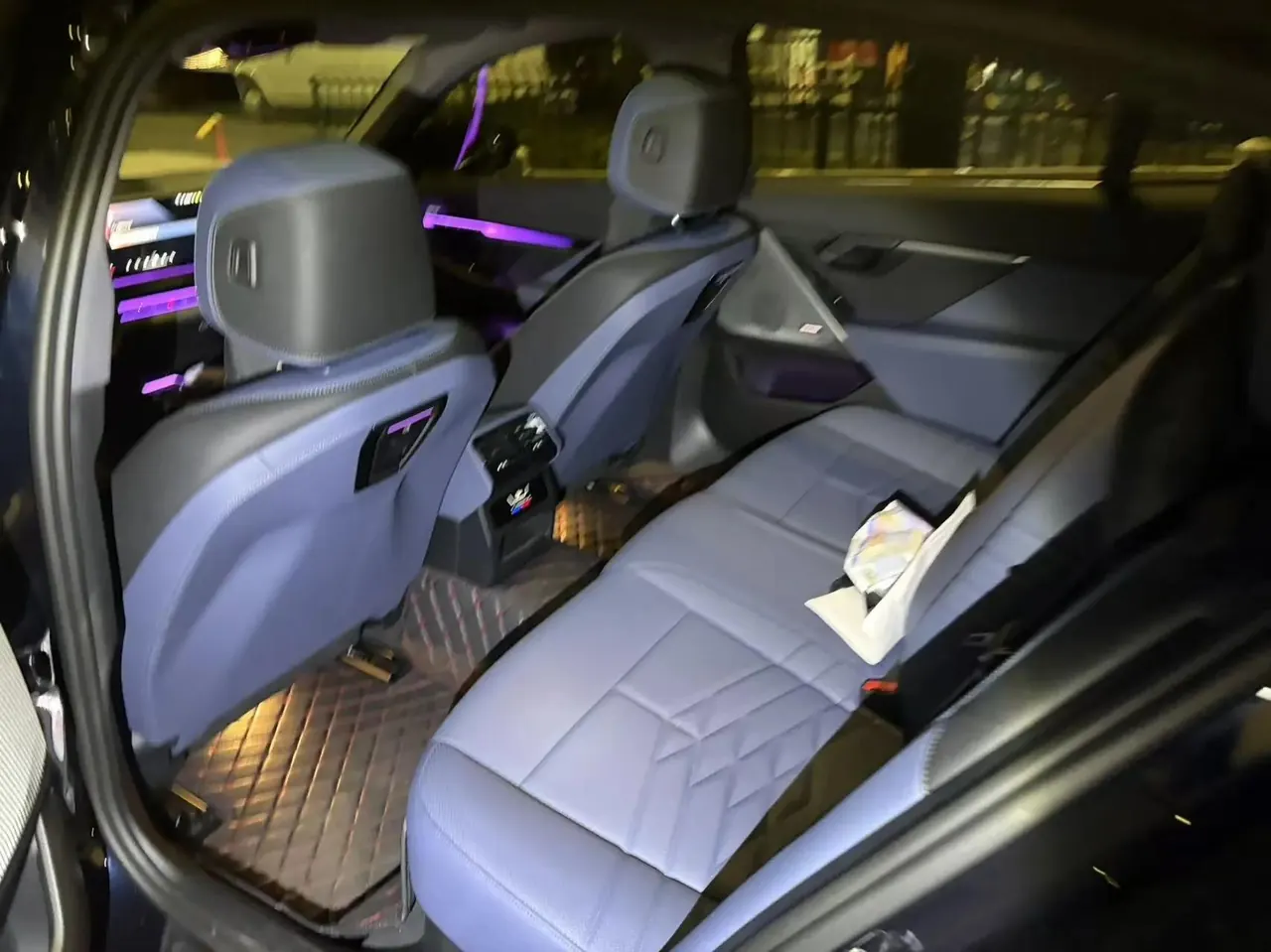 BMW i5 2024 eDrive 35L Premium Luxury Set 3