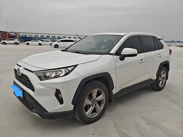 Открыть галерею: RAV4 Rongfeng 2021 2.0L CVT Two-Drive Fashion PLUS Edition