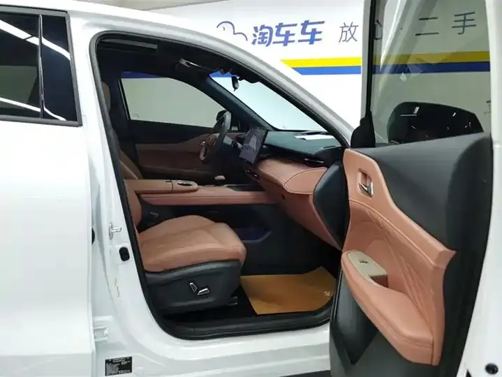 ChangAn UNI-Z New Energy 2024 Blue Whale Smart Electric iDD 125km Excellence 8