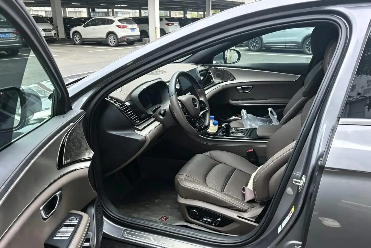 Han 2020 EV Super Long Endurance Deluxe Model 3