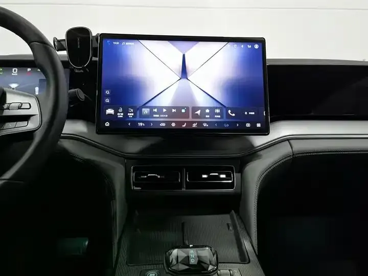 Song L DM-i 2025 Smart Driving Edition 160km Exceed Model 12