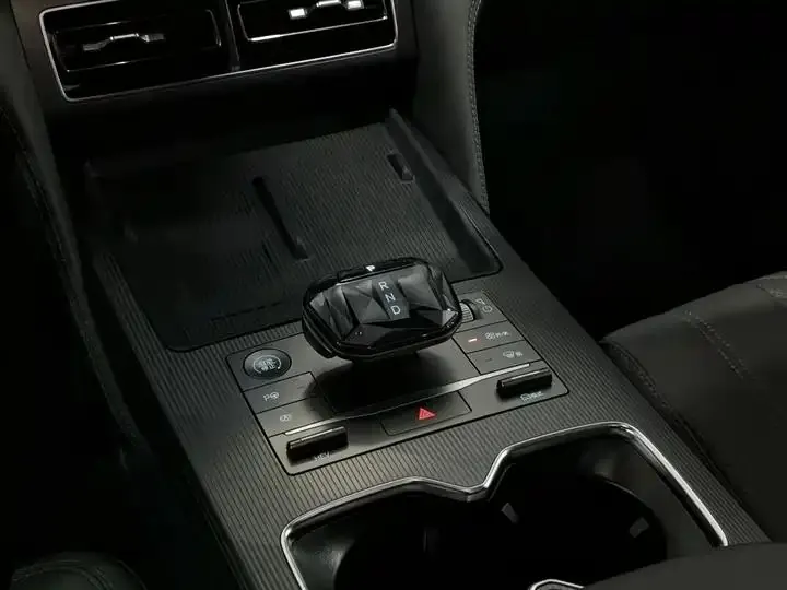 Song L DM-i 2025 Smart Driving Edition 160km Exceed Model 13