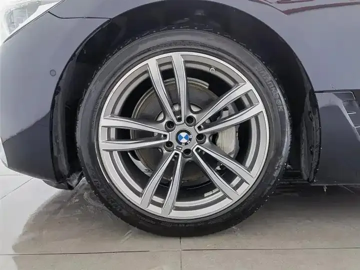 BMW 6 GT 2020 630i M sports suit 17