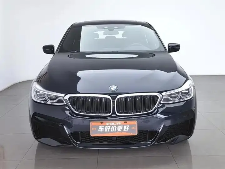 BMW 6 GT 2020 630i M sports suit 3