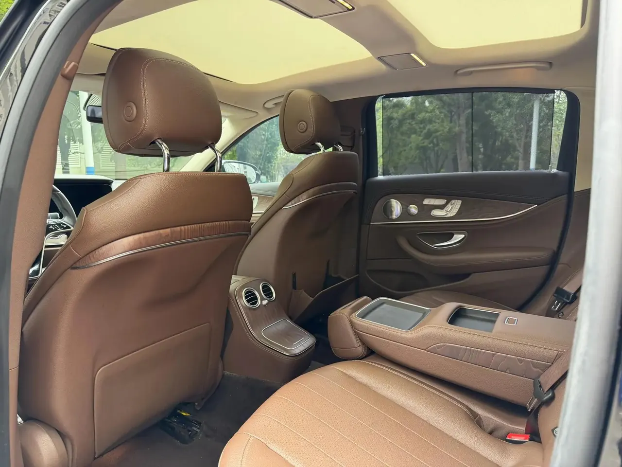 Mercedes Benz E-Class 2021 E 300 L Luxury Model 6