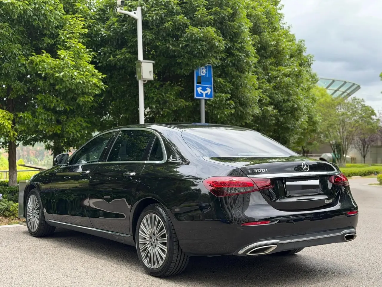 Mercedes Benz E-Class 2021 E 300 L Luxury Model 9