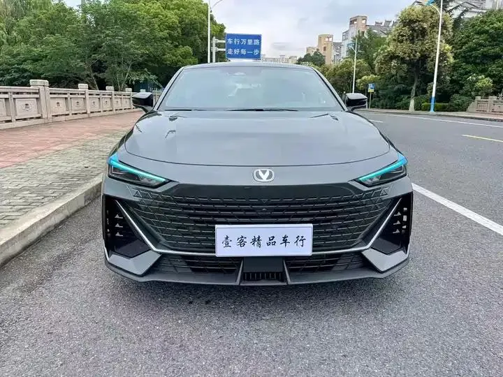 ChangAn UNI-V 2023 1.5T Honorable Model 2