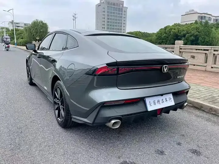 ChangAn UNI-V 2023 1.5T Honorable Model 9