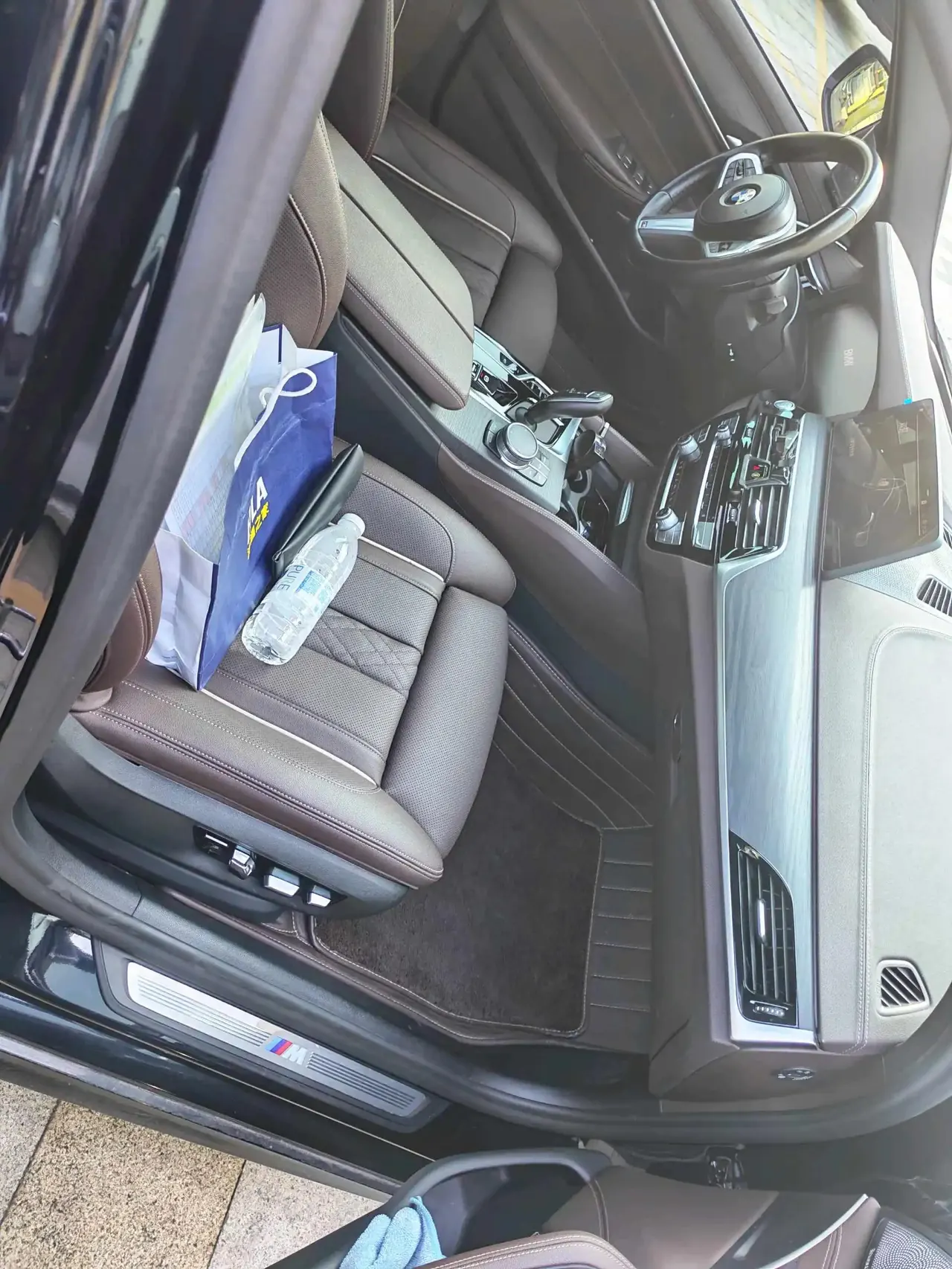 BMW 5 Series 2021 530Li Exclusive M Sports Suit 11