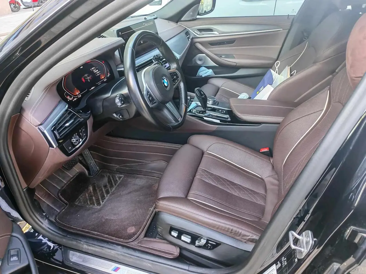 BMW 5 Series 2021 530Li Exclusive M Sports Suit 12