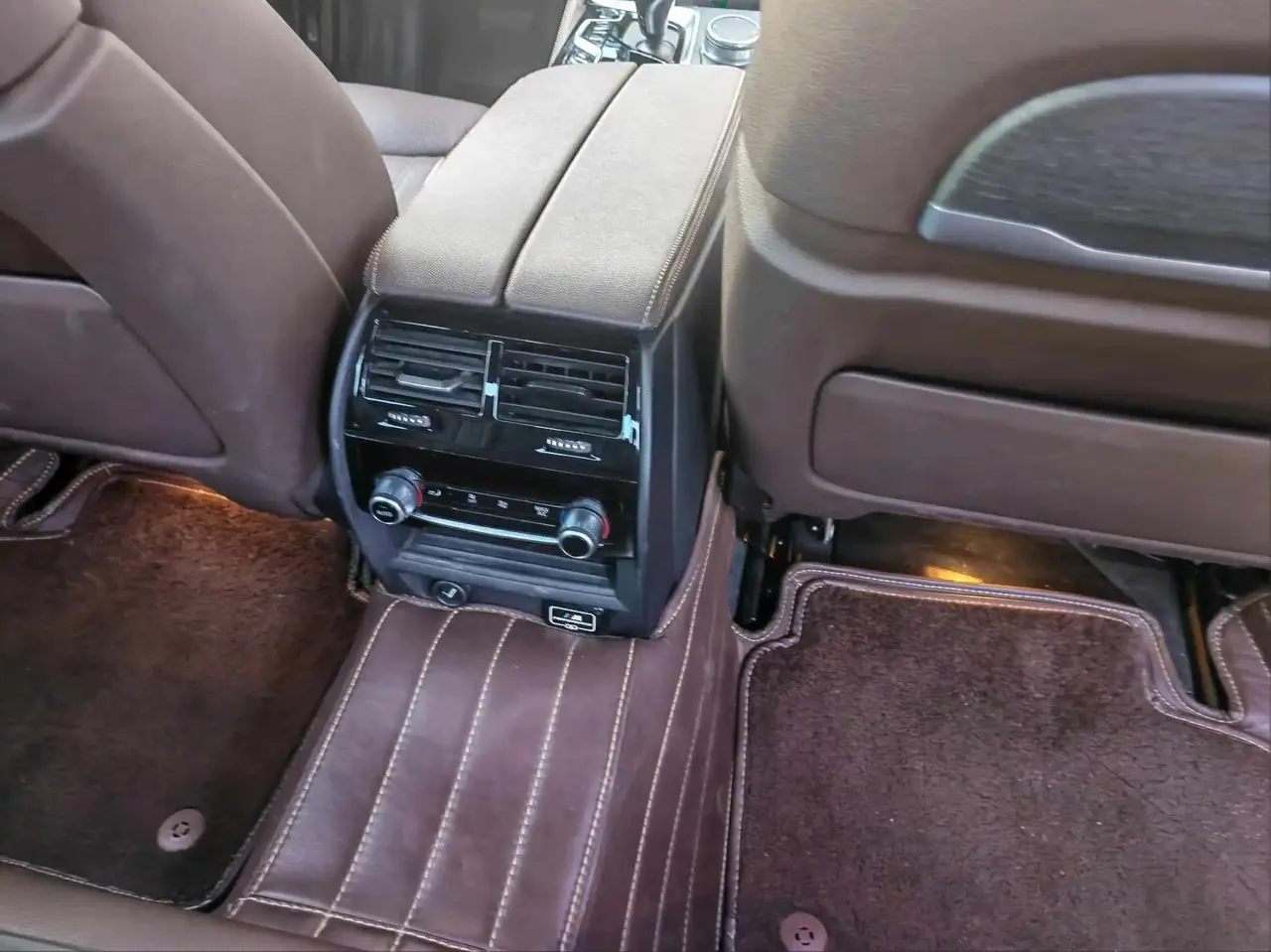 BMW 5 Series 2021 530Li Exclusive M Sports Suit 7