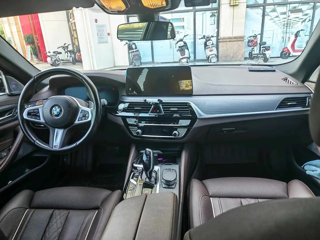 BMW 5 Series 2021 530Li Exclusive M Sports Suit 9