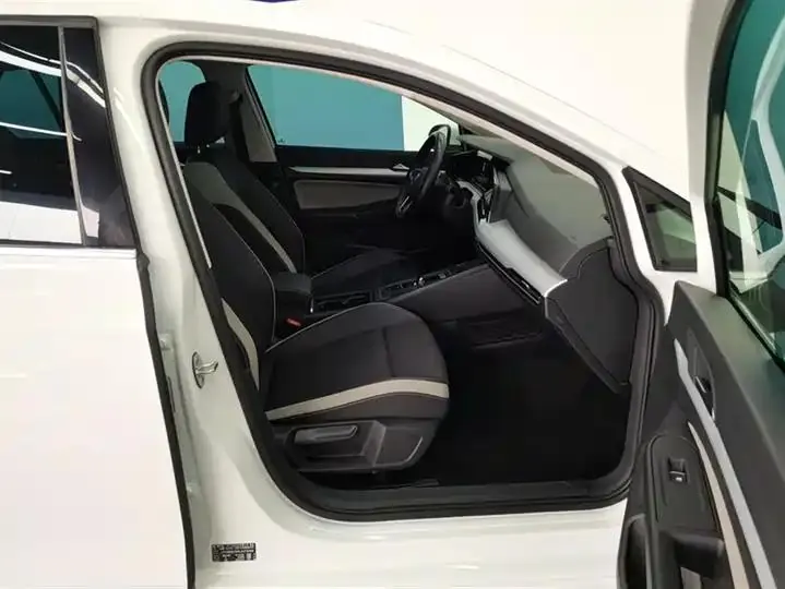 Golf 2021 280TSI DSG Pro 8