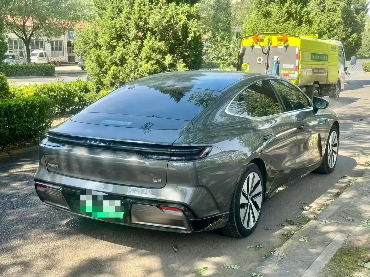 Galaxy E8 2024 Model, 665km Range, Rear-Wheel-Drive Starship Long-Range Version 3