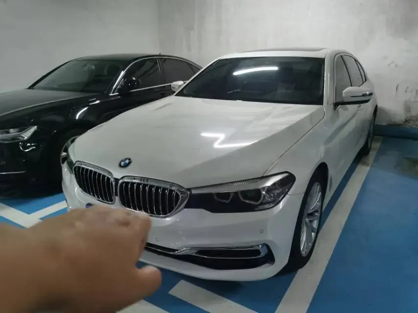 BMW 5 Series 2020 525Li Deluxe Suit - View 1