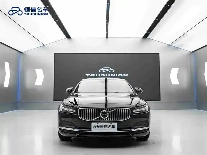Volvo S90 2024 B5 Intelligent Luxury Edition 2