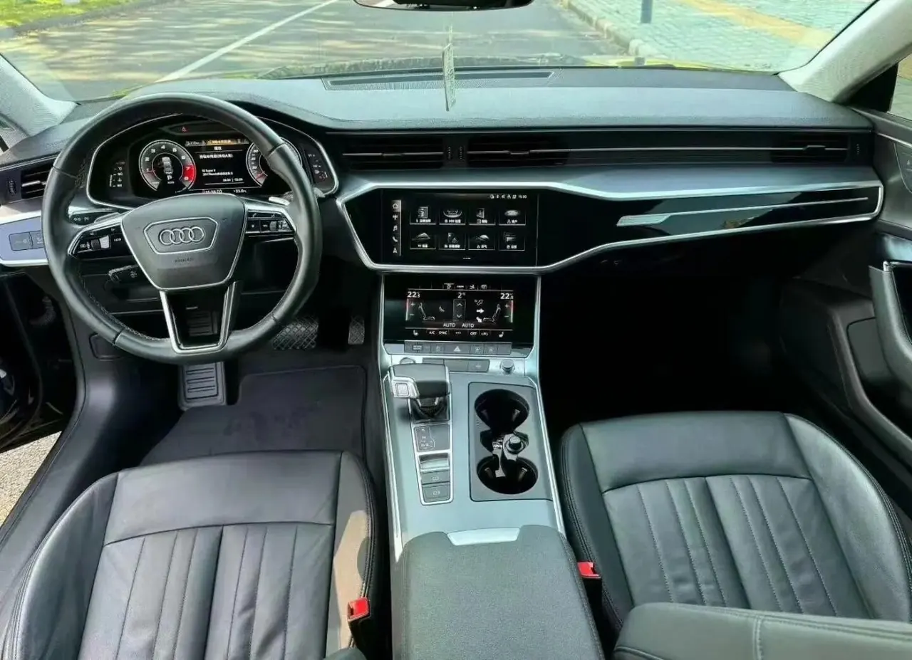 Audi A7 2021 40 TFSI Luxury Model 4