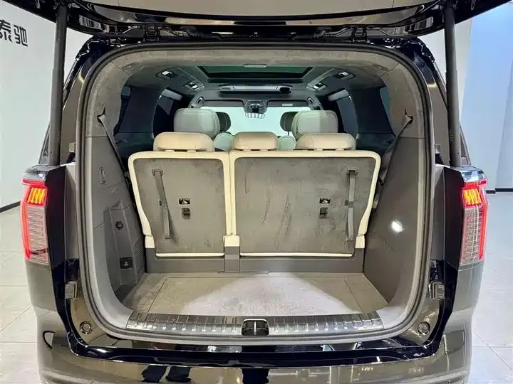 Zeekr 009 2024 seven-seat aisle version four-wheel drive 108kWh 13