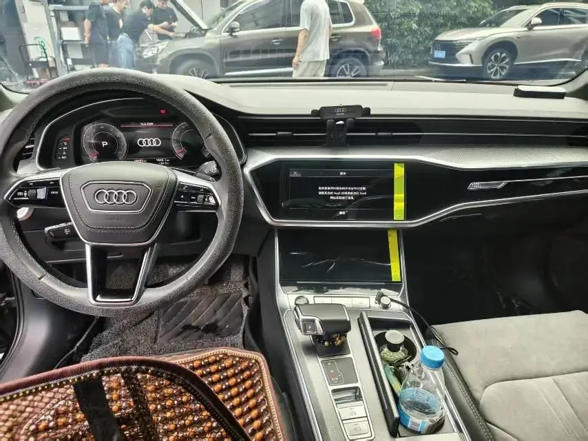 Audi A6L 2022 model changed to 45 TFSI dynamic model 5