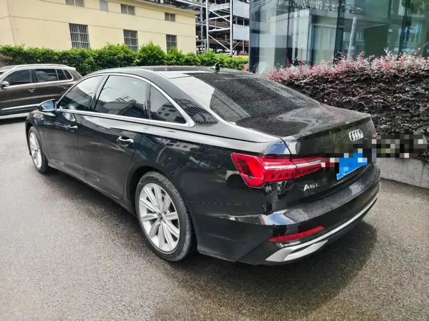 Audi A6L 2022 model changed to 45 TFSI dynamic model 7