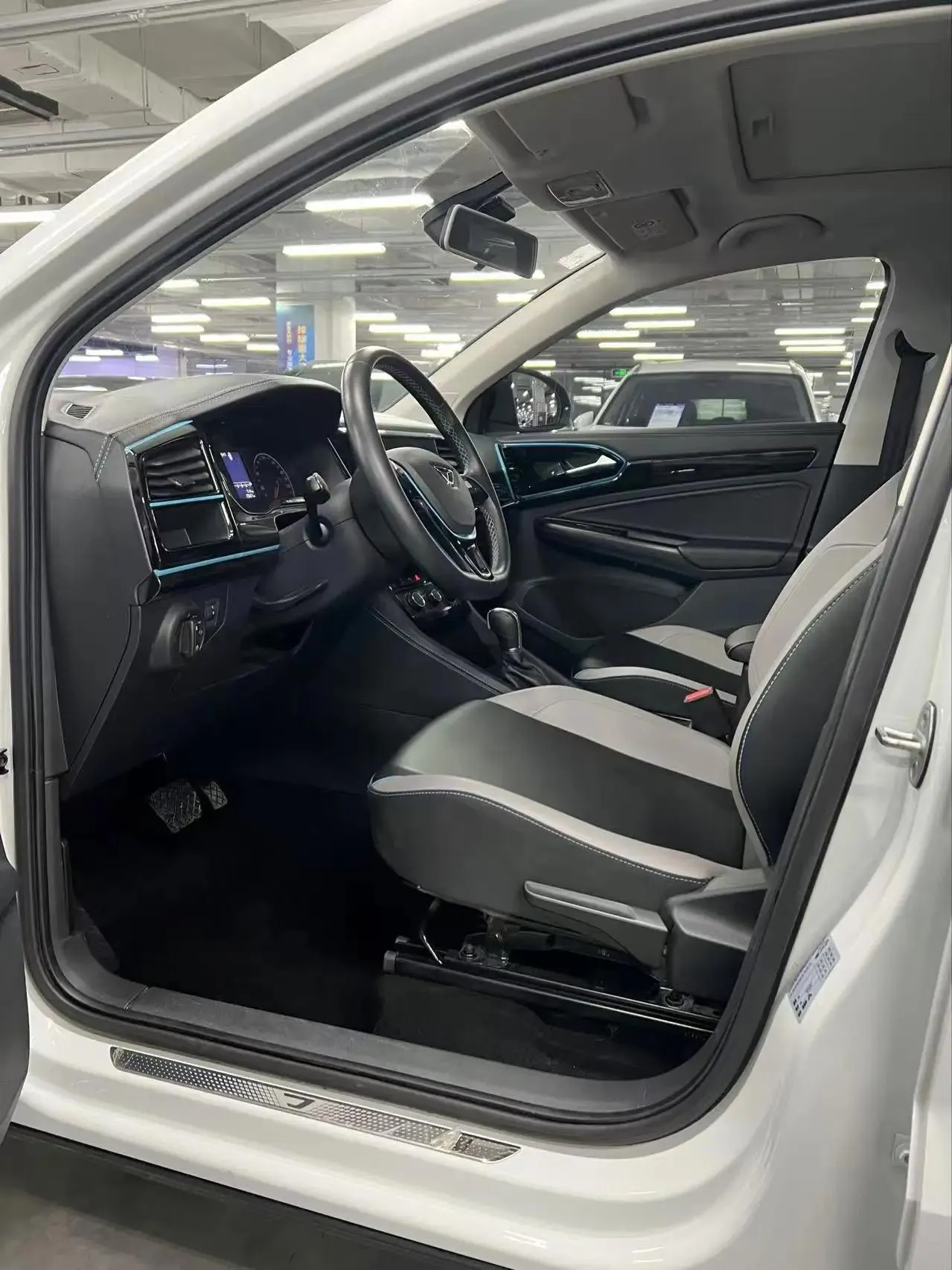 Jetta VS5 2022 model 280TSI automatic High-Gloss Enjoyment trim 5
