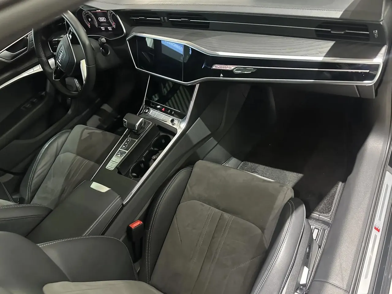 Audi 2024 A6L 2.0TFSI 45TFSI Quattro Prestige Dynamic Edition Automatic 8