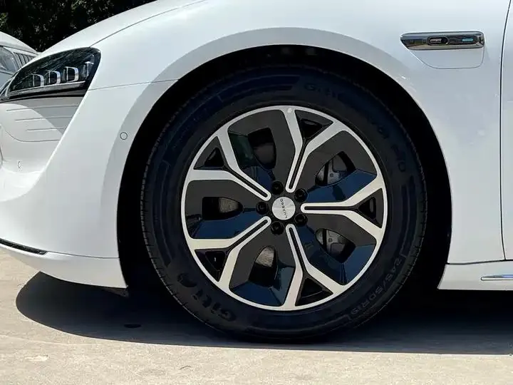智界 S7 2025 Model 855km Max 8