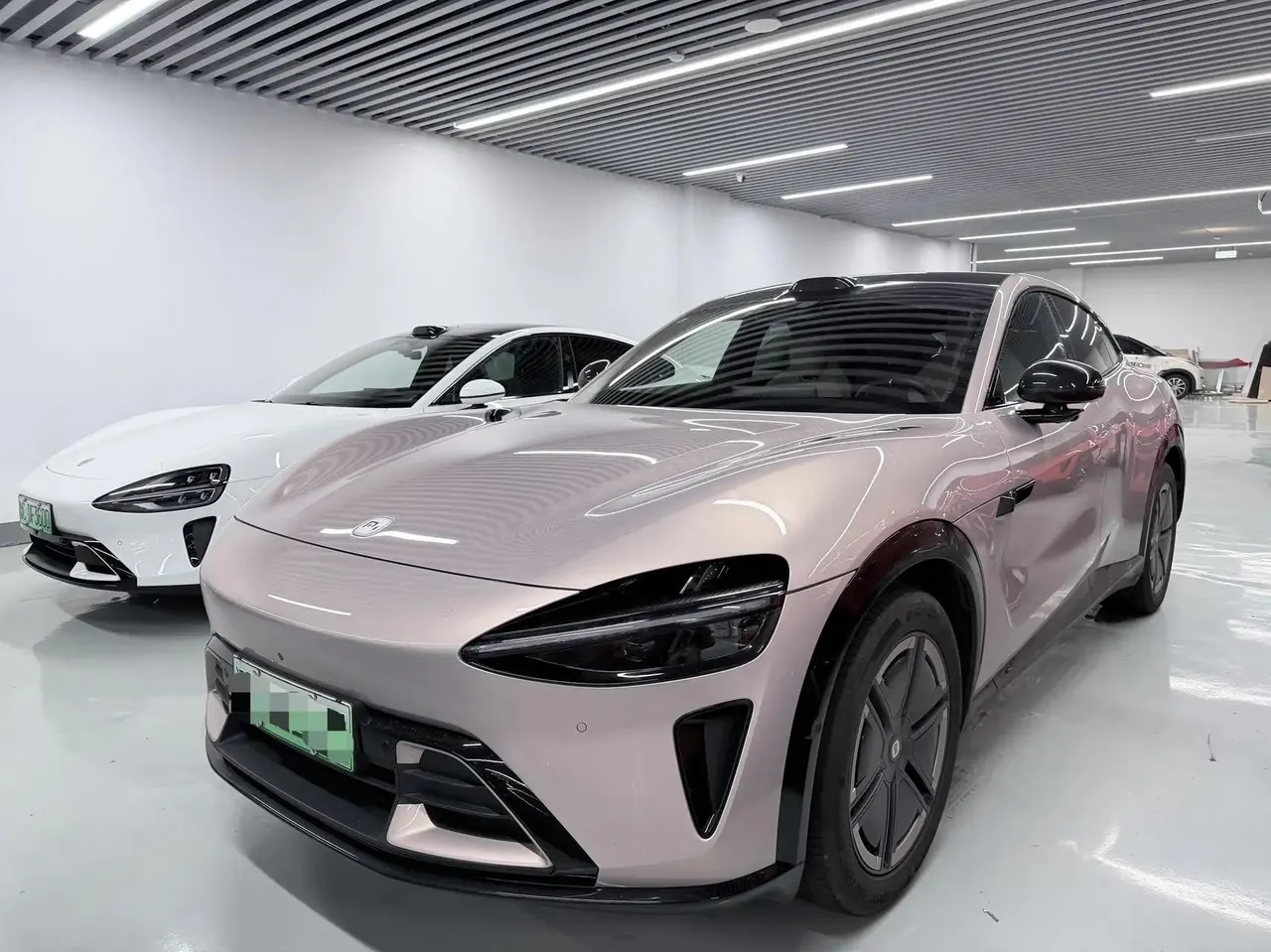 MI YU7 2025 model, long-range rear-wheel-drive version - View 1