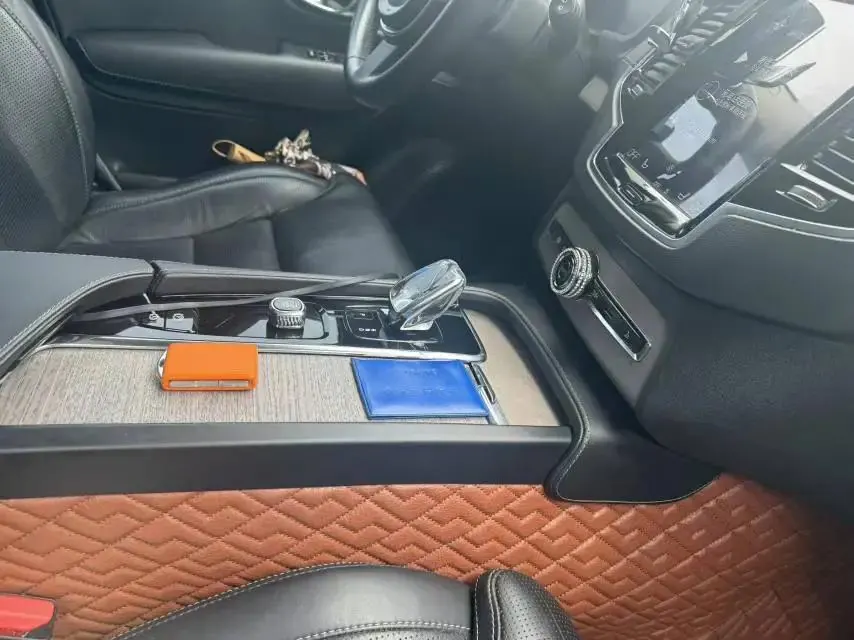 Volvo XC90 2022 B6 Zhiyi Deluxe Edition 7 6