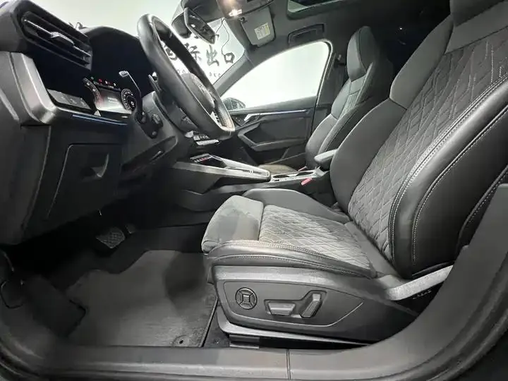 Audi A3 2023 Sportback 35 TFSI Luxury Sport 14