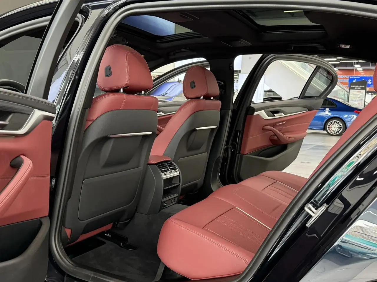 BMW 5 Series 2021 530Li Leading M Sports Suit 6