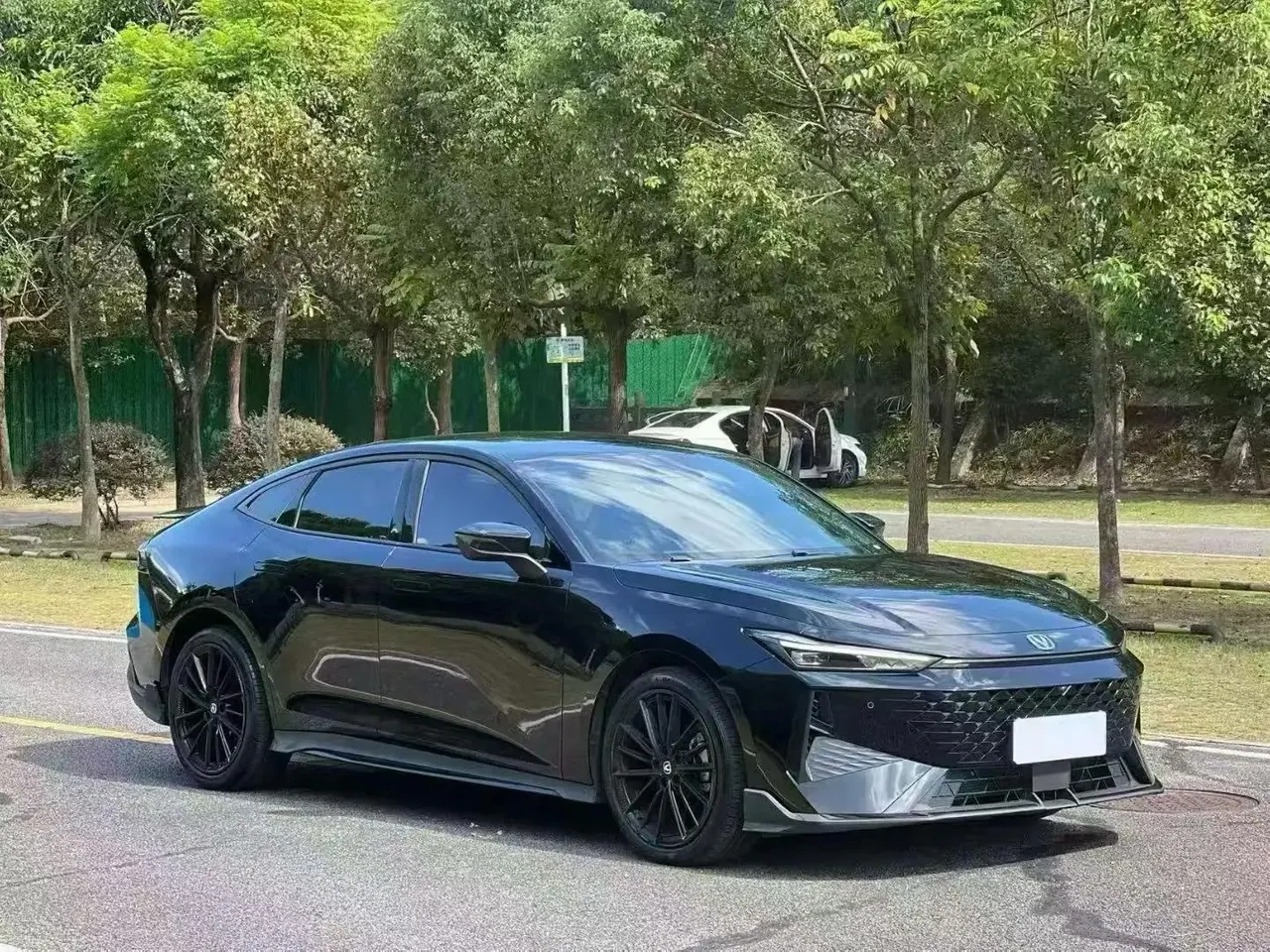 ChangAn 2024 UNI-V 1.5T Prestige Sports Automatic 3