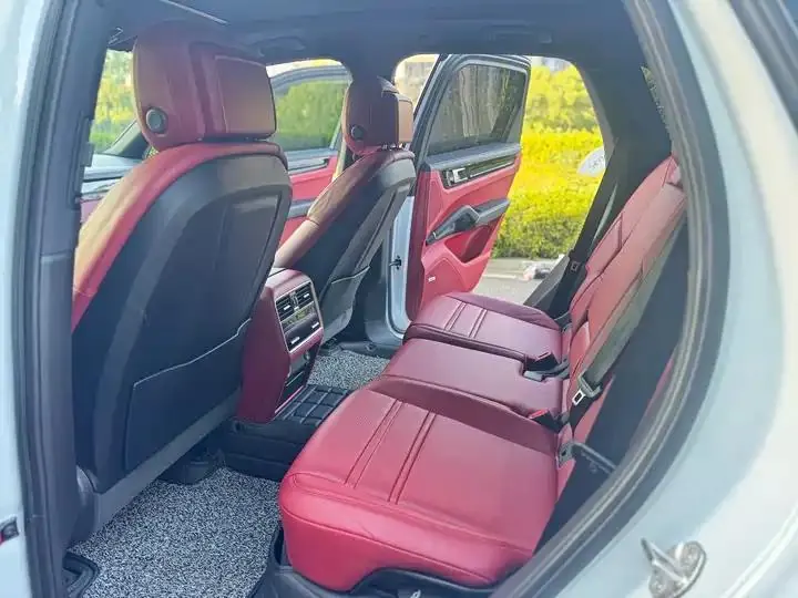 2022 Cayenne 3.0T Platinum Edition 7