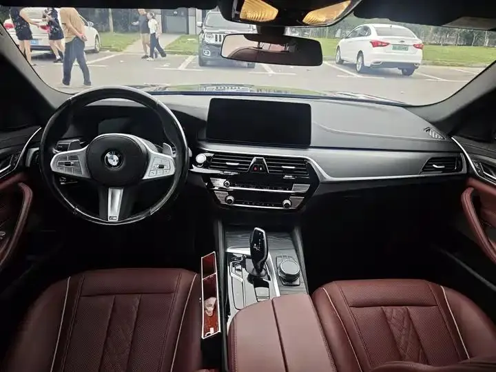 BMW 5 Series 2023 530Li Leading M Sports Suit 7