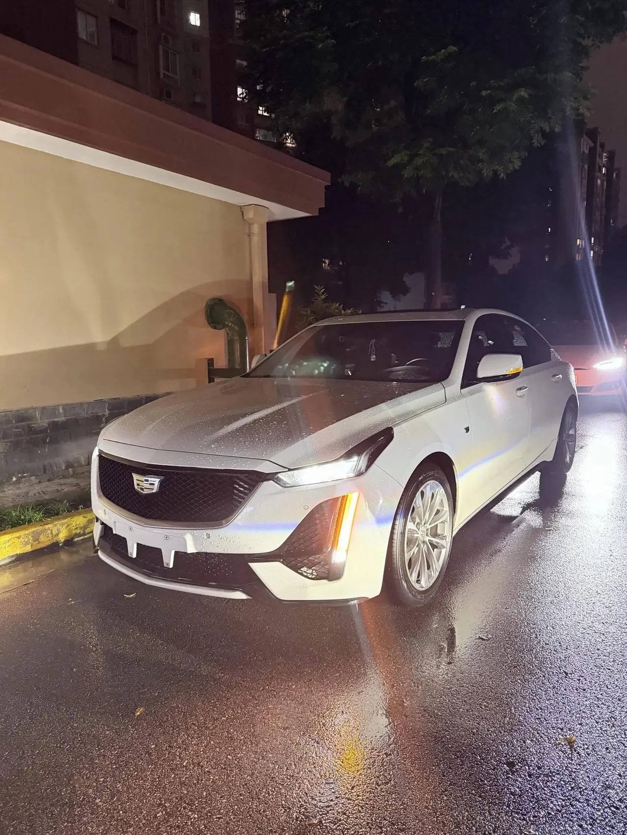 Открыть галерею: Cadillac CT5 2020 model facelift 28T leading sports model