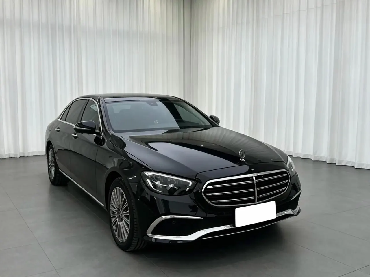 Mercedes Benz E-Class 2023 E 300 L Luxury Model 3
