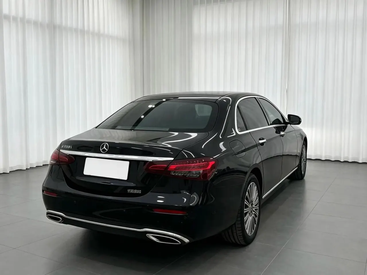 Mercedes Benz E-Class 2023 E 300 L Luxury Model 4