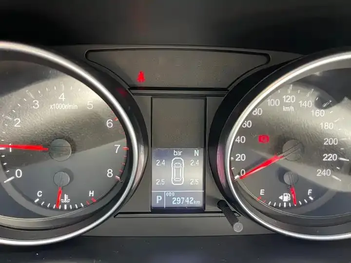 Haval M6 2021 PLUS 1.5T DCT Deluxe Zhilian 10