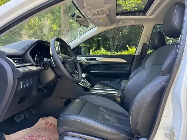 Haval M6 2021 PLUS 1.5T DCT Deluxe Zhilian 5