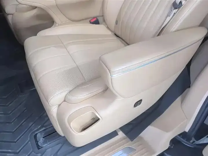 Voyah Dreamer 2025 PHEV Four-wheel Drive Flagship Kunpeng Edition 11