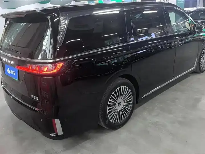 Voyah Dreamer 2025 PHEV Four-wheel Drive Flagship Kunpeng Edition 3