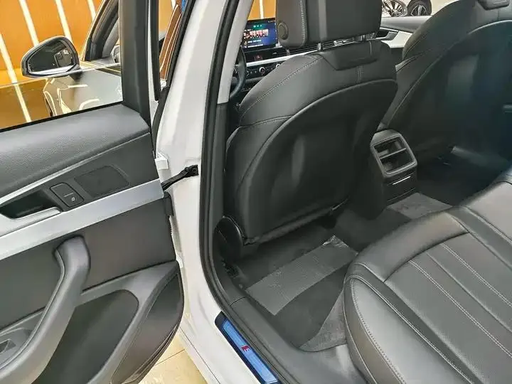 Audi A4L 2023, 40 TFSI Fashion Dynamic Model 10