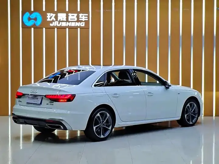 Audi A4L 2023, 40 TFSI Fashion Dynamic Model 6